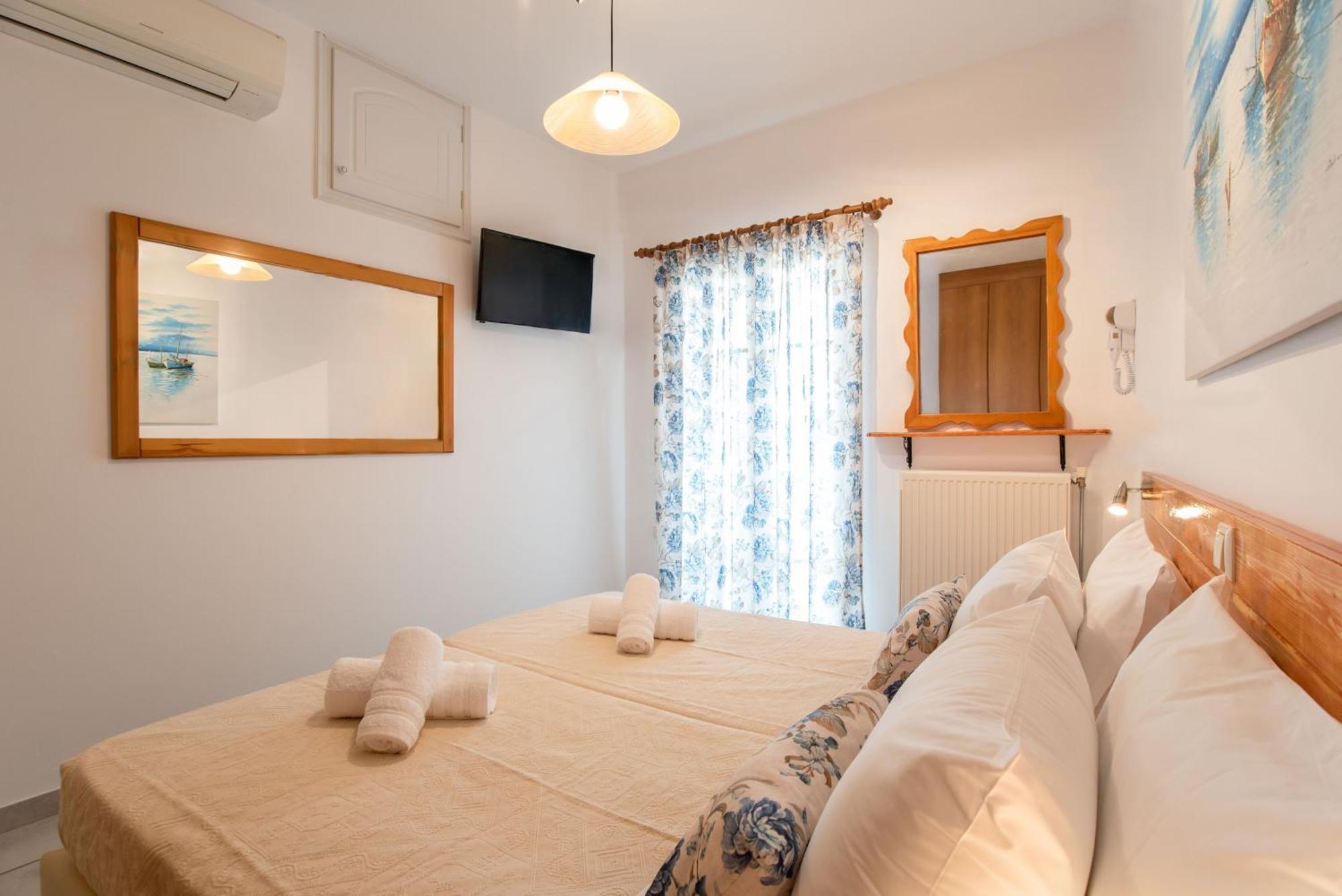 Kontaratos Studios & Apartments Parikia  Ngoại thất bức ảnh